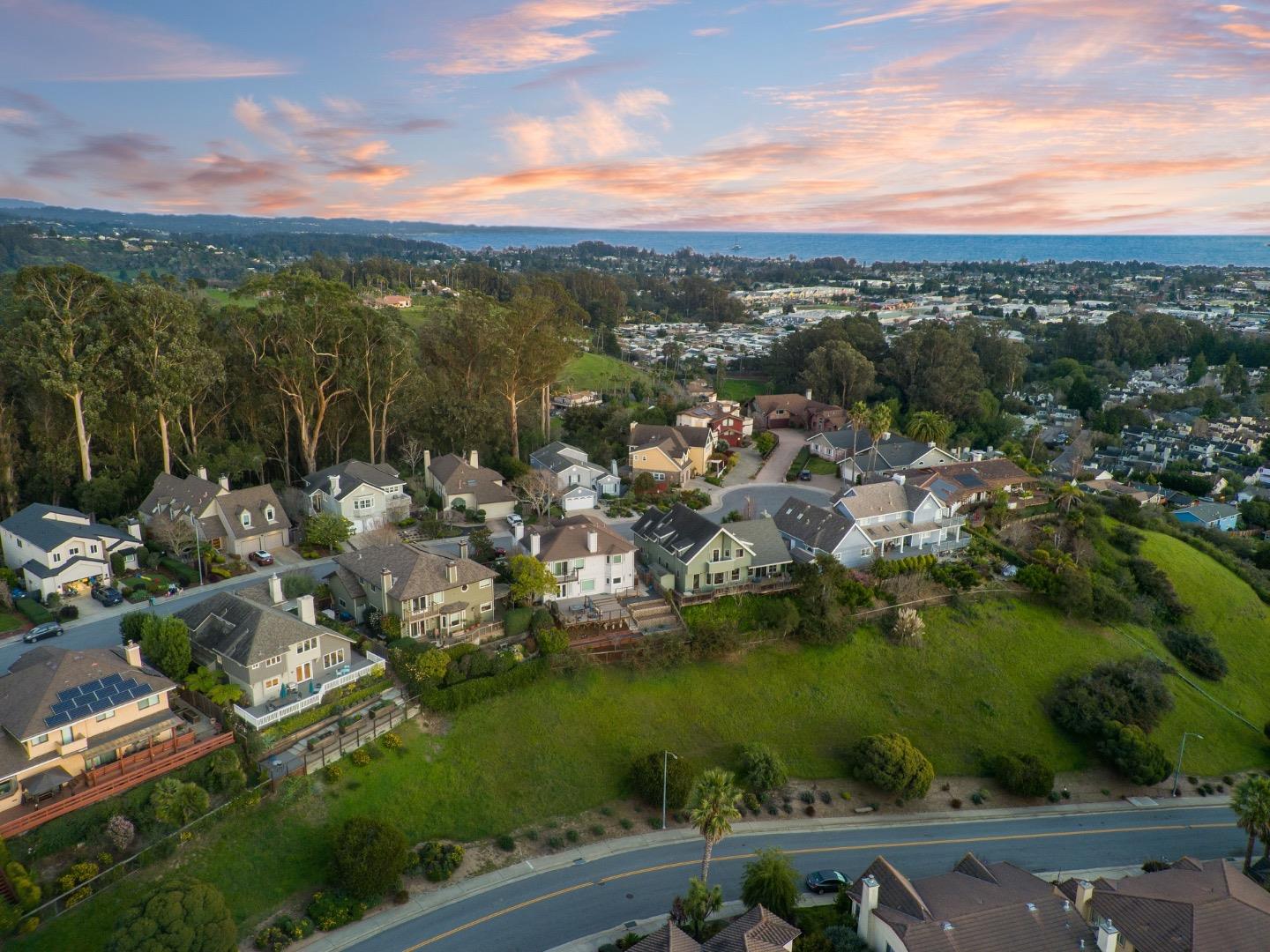 Detail Gallery Image 36 of 45 For 3705 Tiffani Ct, Santa Cruz,  CA 95065 - 3 Beds | 2/1 Baths