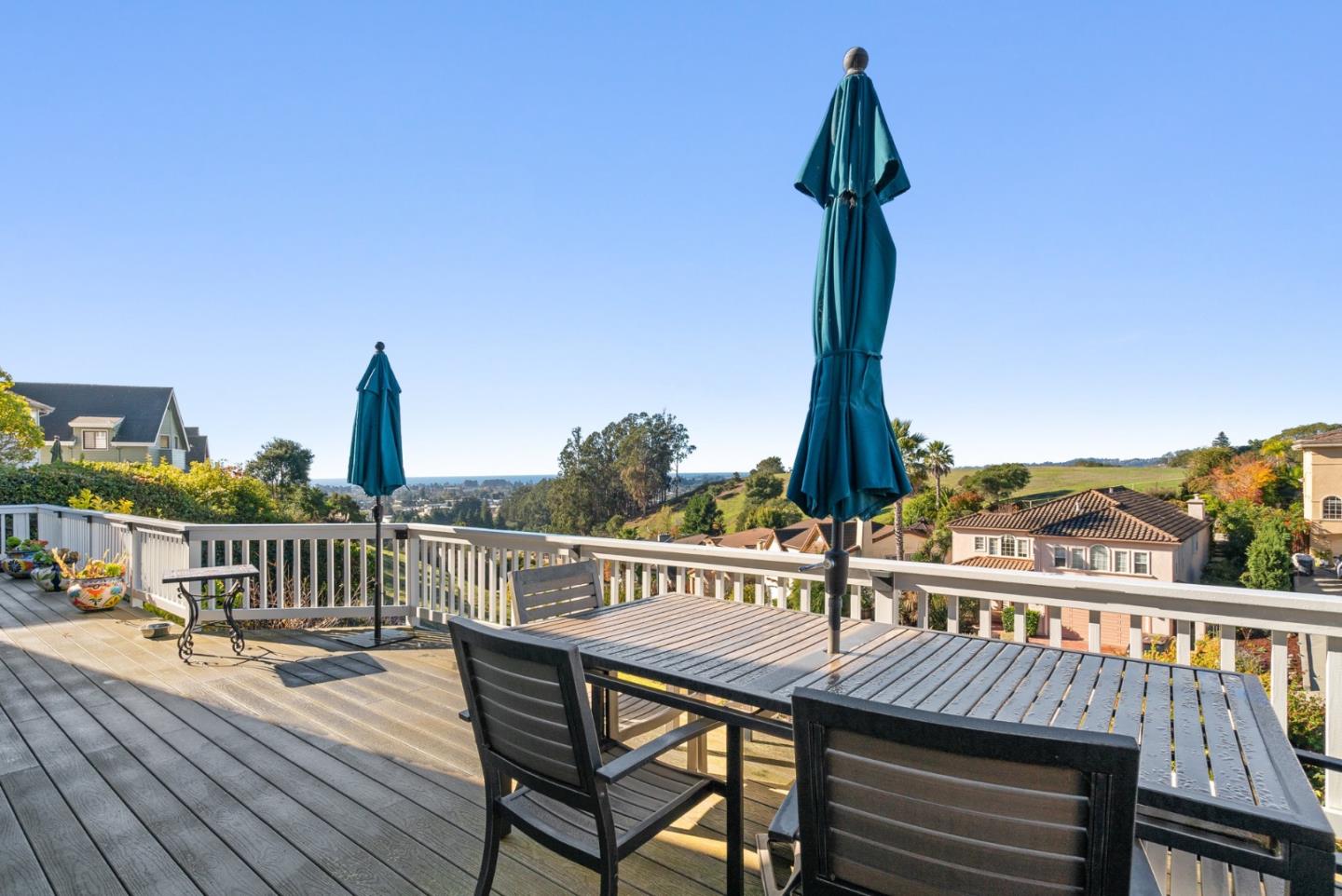 Detail Gallery Image 38 of 45 For 3705 Tiffani Ct, Santa Cruz,  CA 95065 - 3 Beds | 2/1 Baths