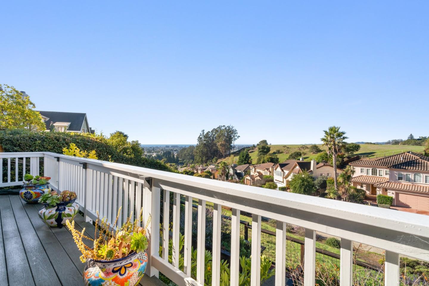 Detail Gallery Image 5 of 45 For 3705 Tiffani Ct, Santa Cruz,  CA 95065 - 3 Beds | 2/1 Baths