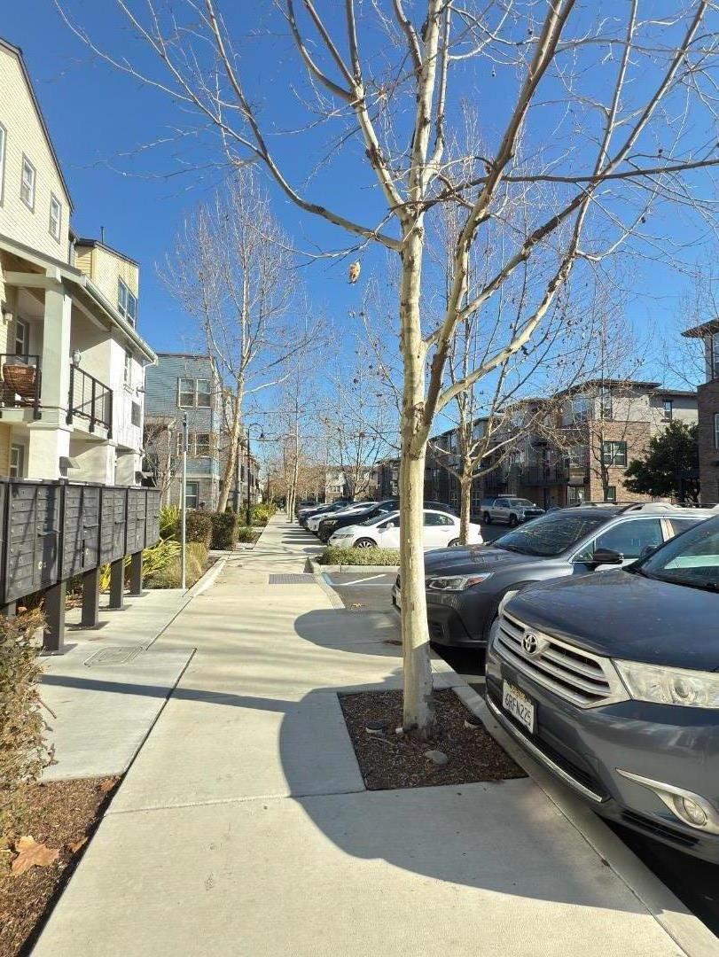 Detail Gallery Image 3 of 16 For 875 Cotati Ter #5,  Sunnyvale,  CA 94085 - 2 Beds | 2/1 Baths