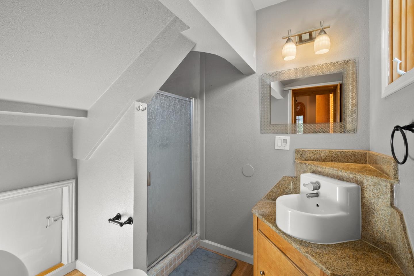 Detail Gallery Image 14 of 40 For 2216 Clarke Ave, East Palo Alto,  CA 94303 - 7 Beds | 6 Baths