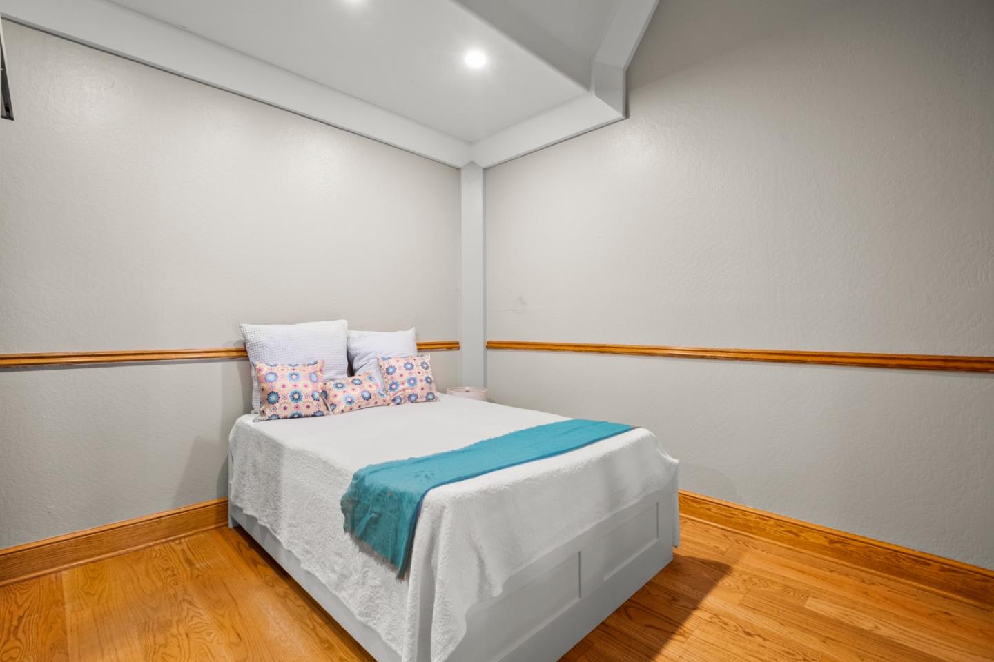 Detail Gallery Image 15 of 40 For 2216 Clarke Ave, East Palo Alto,  CA 94303 - 7 Beds | 6 Baths