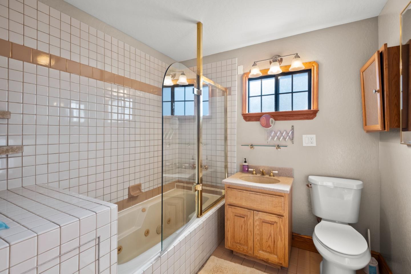 Detail Gallery Image 18 of 40 For 2216 Clarke Ave, East Palo Alto,  CA 94303 - 7 Beds | 6 Baths