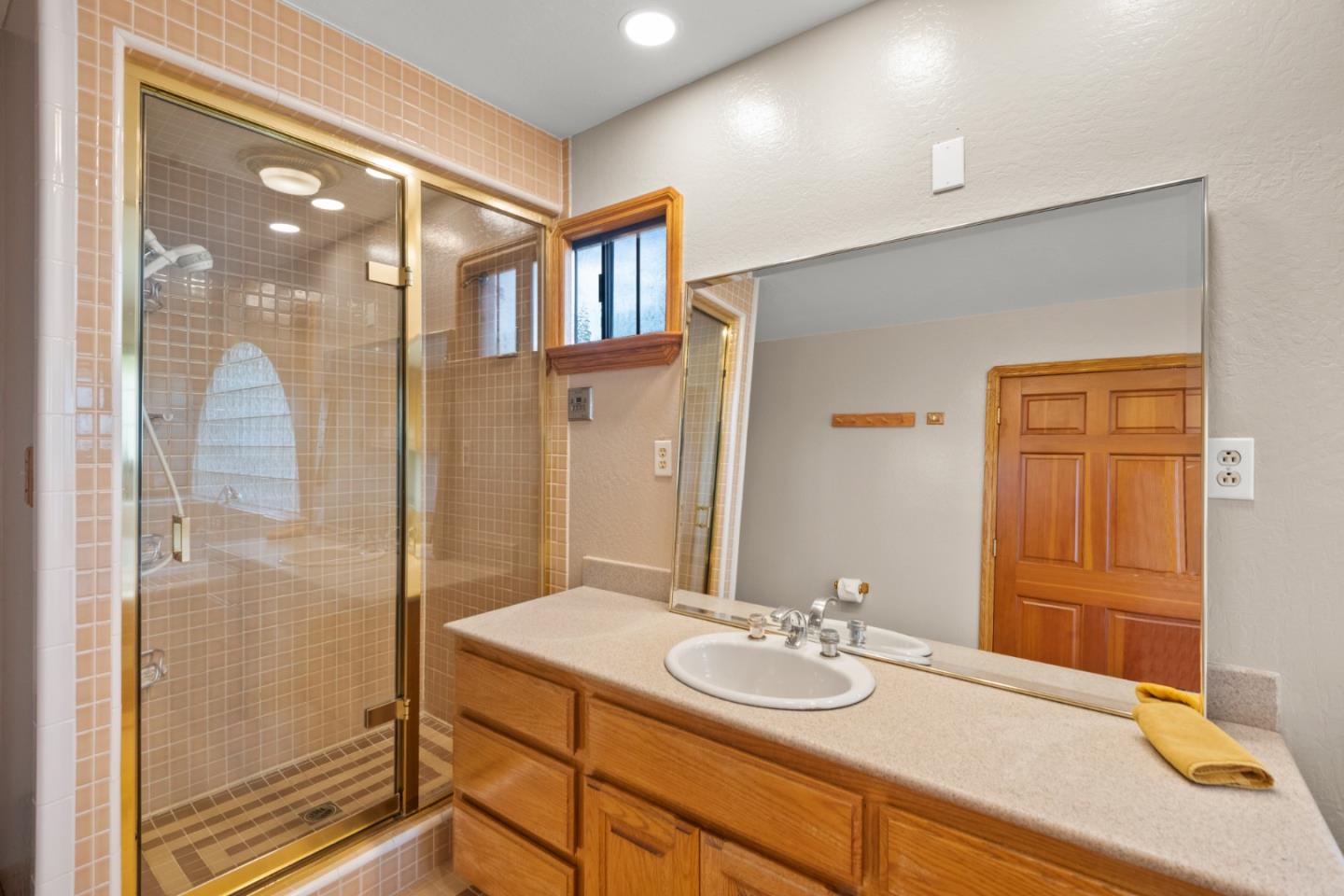 Detail Gallery Image 27 of 40 For 2216 Clarke Ave, East Palo Alto,  CA 94303 - 7 Beds | 6 Baths