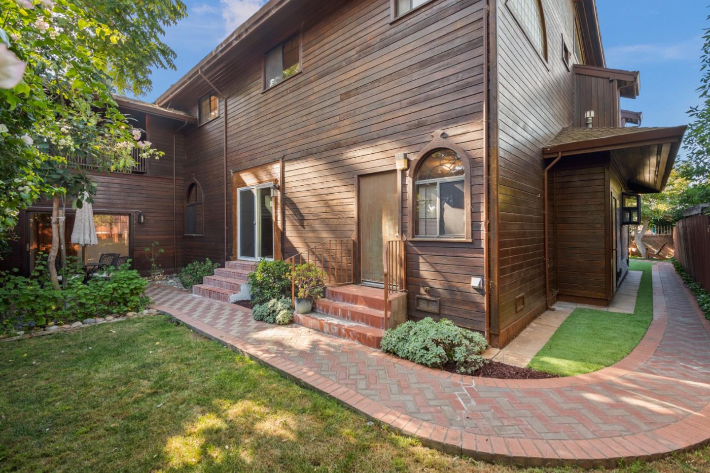 Detail Gallery Image 39 of 40 For 2216 Clarke Ave, East Palo Alto,  CA 94303 - 7 Beds | 6 Baths