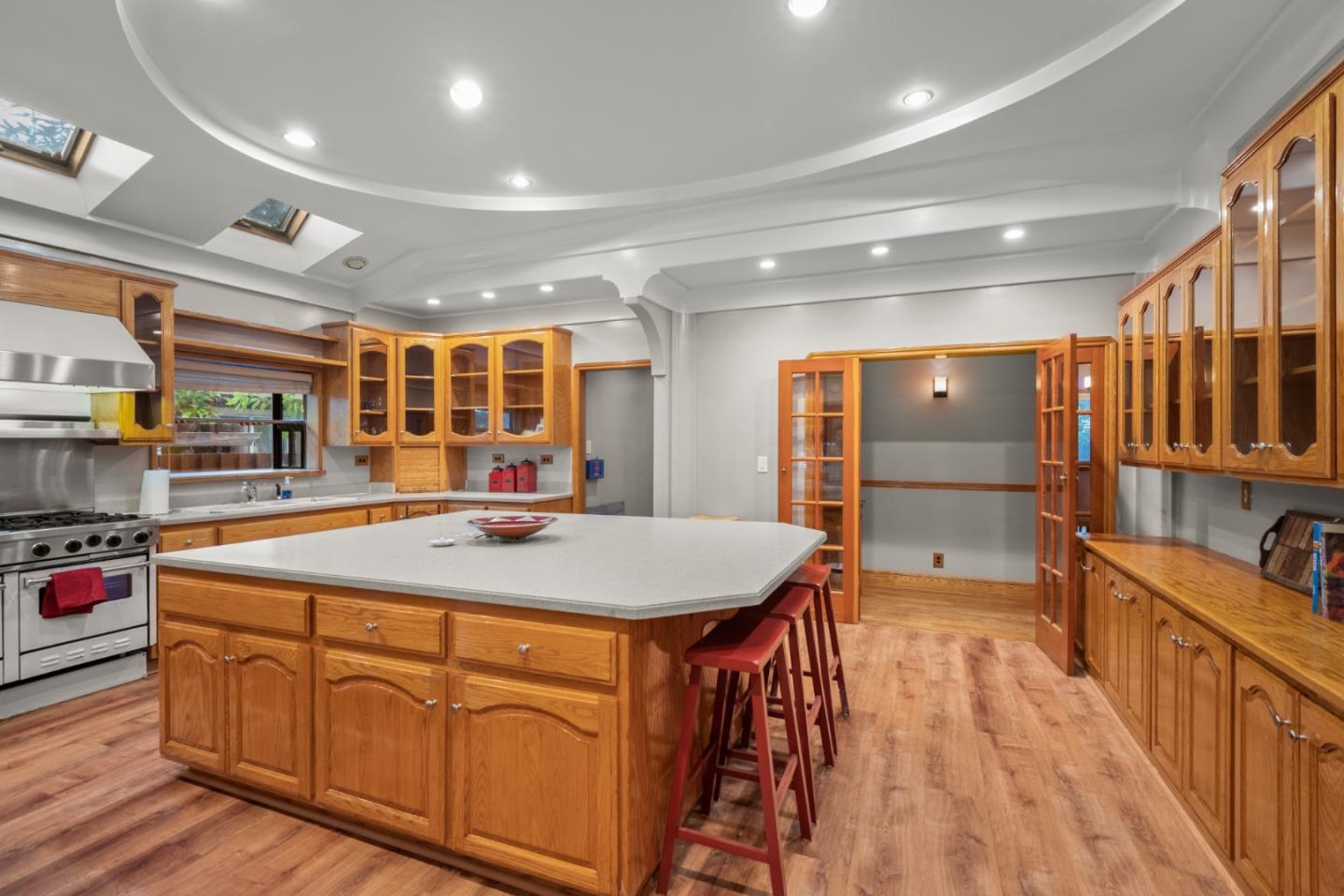 Detail Gallery Image 6 of 40 For 2216 Clarke Ave, East Palo Alto,  CA 94303 - 7 Beds | 6 Baths