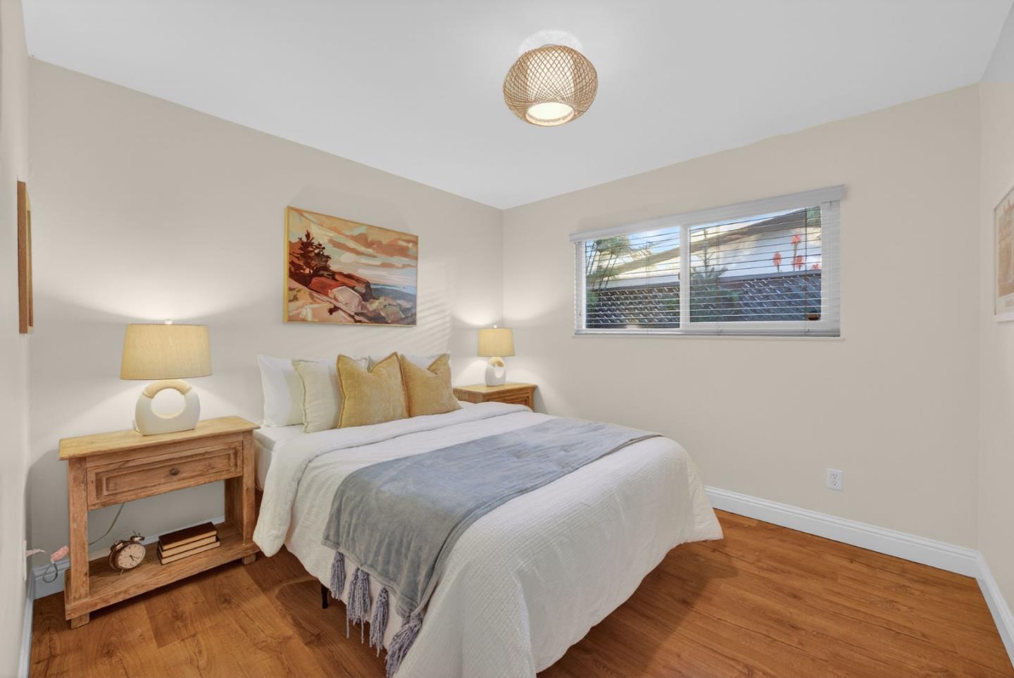 Detail Gallery Image 14 of 26 For 1500 Dougmar Dr, Santa Cruz,  CA 95062 - 4 Beds | 2 Baths