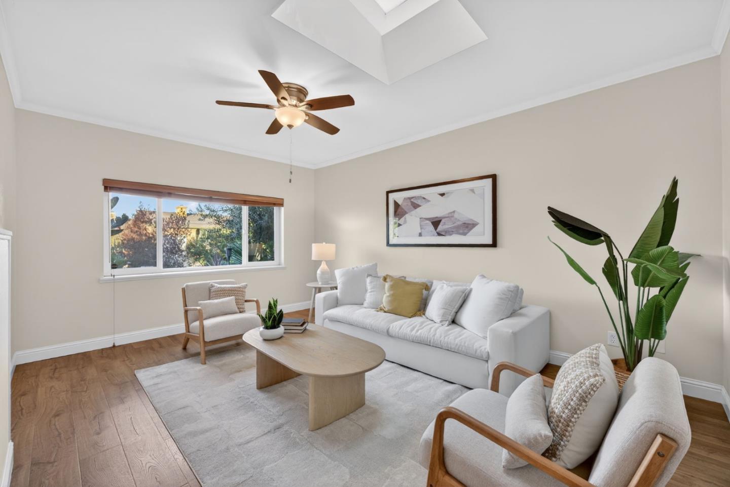 Detail Gallery Image 3 of 26 For 1500 Dougmar Dr, Santa Cruz,  CA 95062 - 4 Beds | 2 Baths