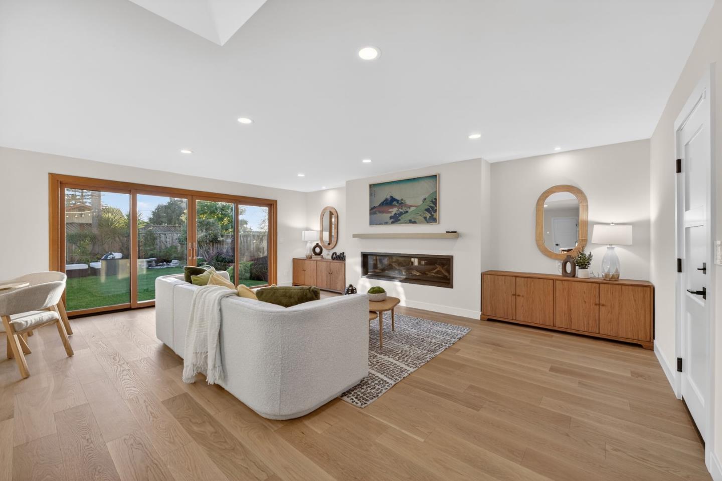 Detail Gallery Image 6 of 26 For 1500 Dougmar Dr, Santa Cruz,  CA 95062 - 4 Beds | 2 Baths