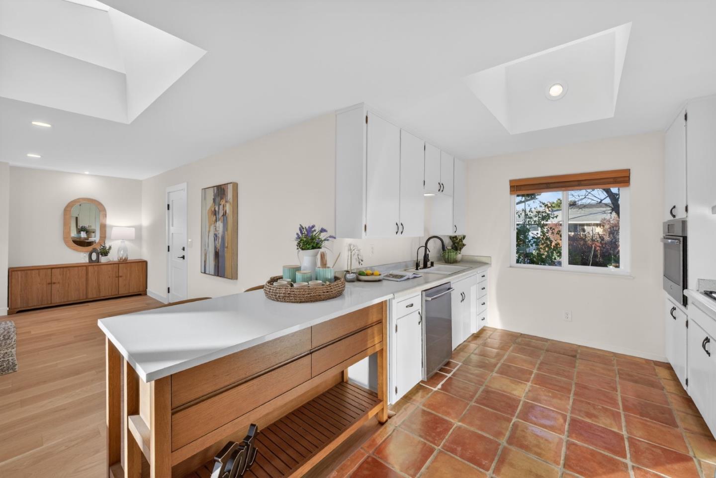 Detail Gallery Image 8 of 26 For 1500 Dougmar Dr, Santa Cruz,  CA 95062 - 4 Beds | 2 Baths