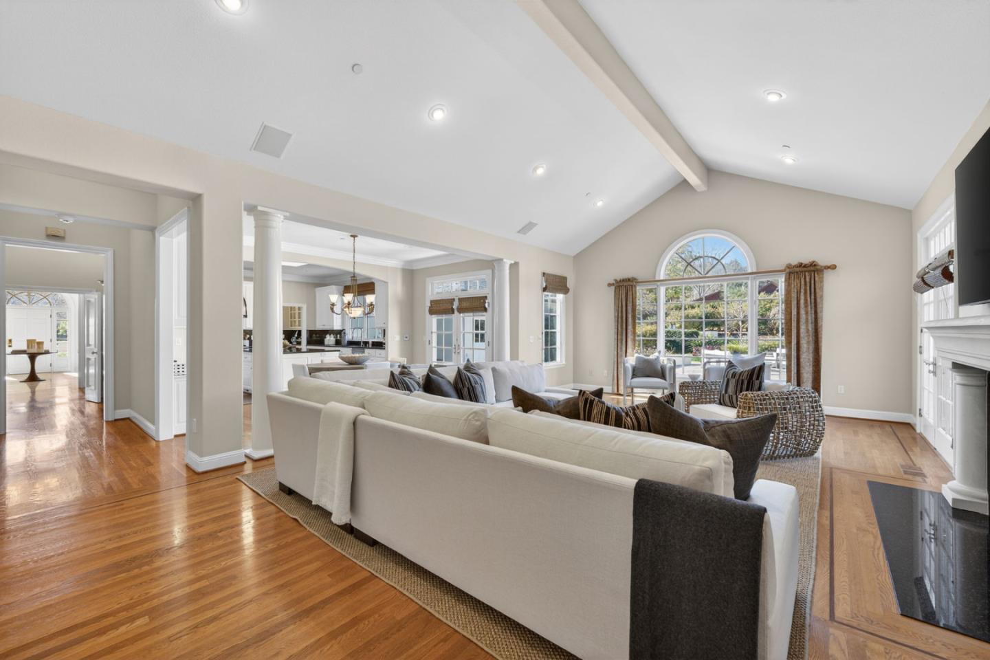 Detail Gallery Image 18 of 39 For 18800 Bella Vina, Saratoga,  CA 95070 - 4 Beds | 5/1 Baths