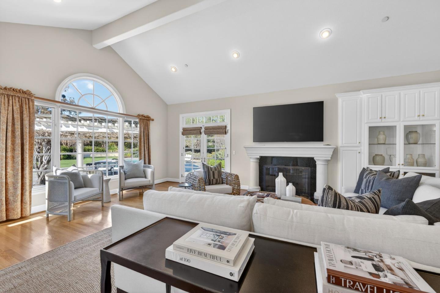 Detail Gallery Image 19 of 39 For 18800 Bella Vina, Saratoga,  CA 95070 - 4 Beds | 5/1 Baths