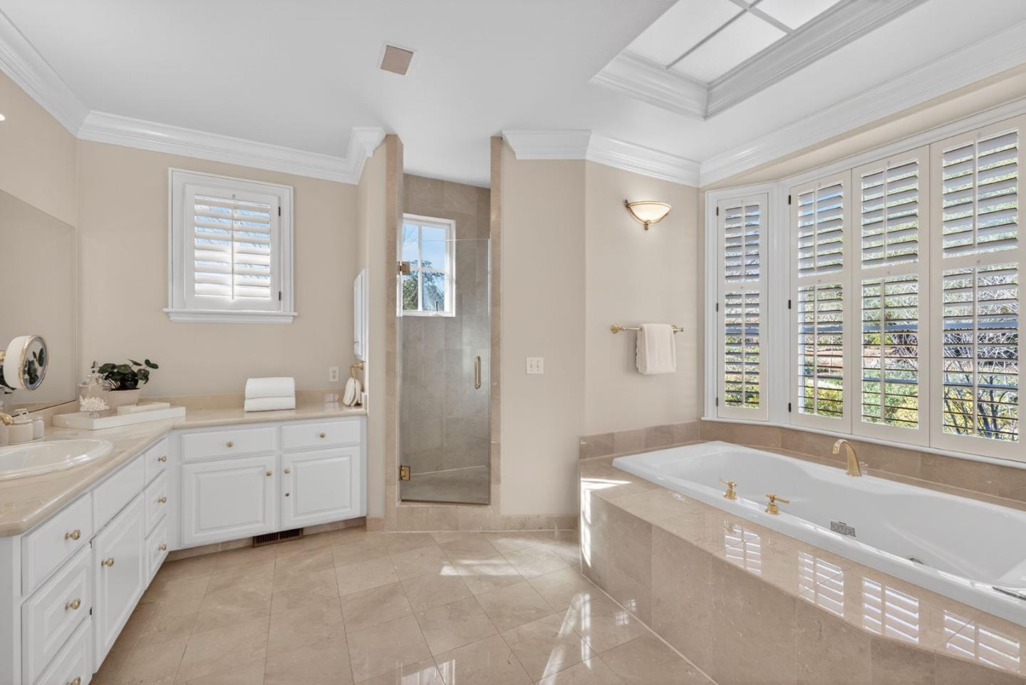 Detail Gallery Image 27 of 39 For 18800 Bella Vina, Saratoga,  CA 95070 - 4 Beds | 5/1 Baths