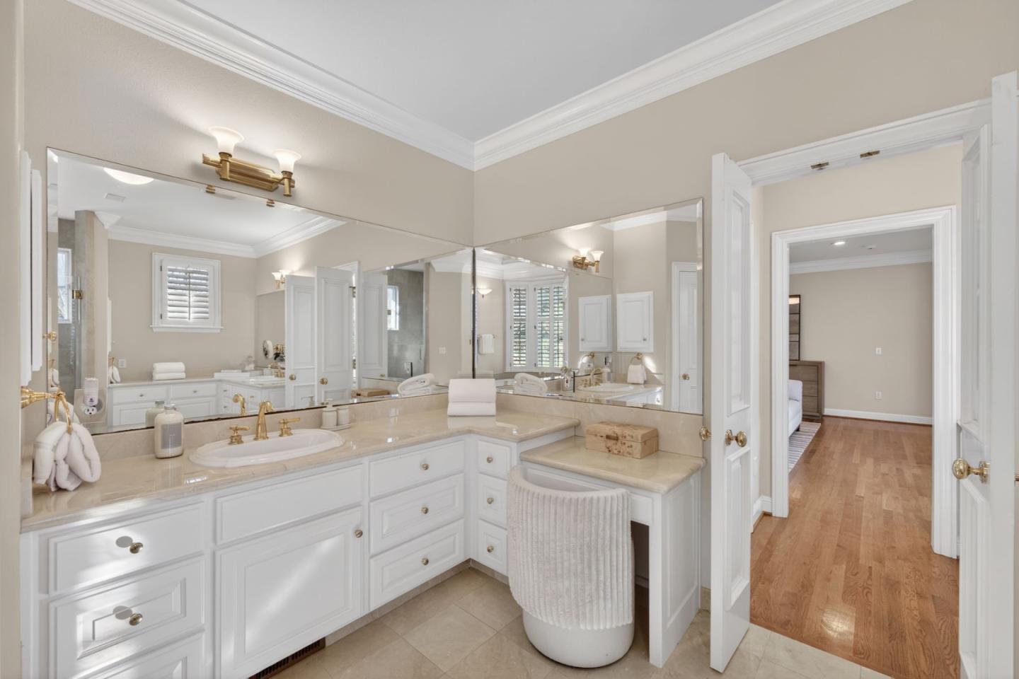 Detail Gallery Image 28 of 39 For 18800 Bella Vina, Saratoga,  CA 95070 - 4 Beds | 5/1 Baths