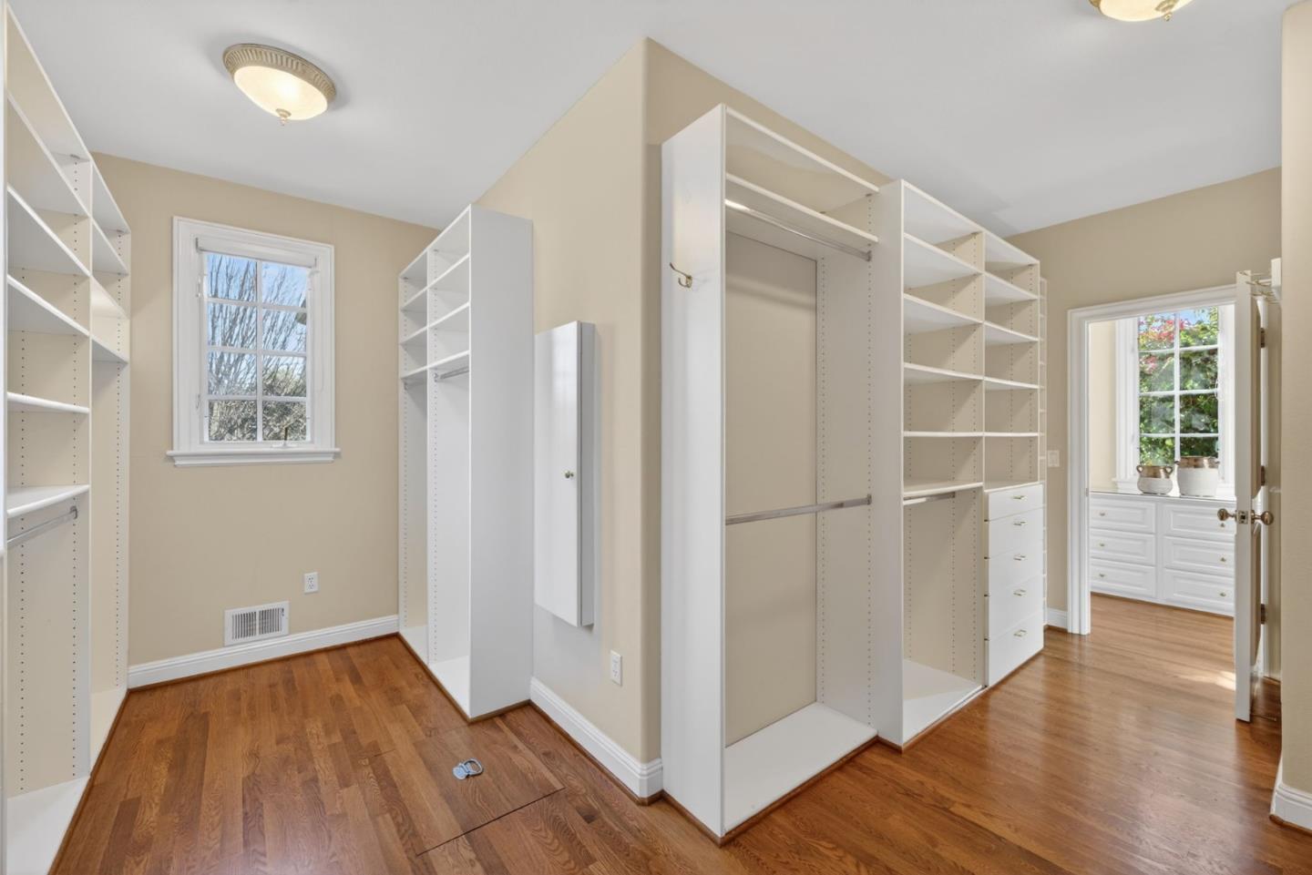 Detail Gallery Image 29 of 39 For 18800 Bella Vina, Saratoga,  CA 95070 - 4 Beds | 5/1 Baths