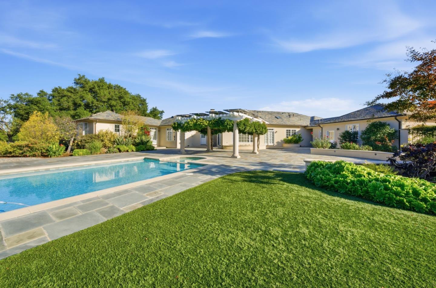 Detail Gallery Image 34 of 39 For 18800 Bella Vina, Saratoga,  CA 95070 - 4 Beds | 5/1 Baths