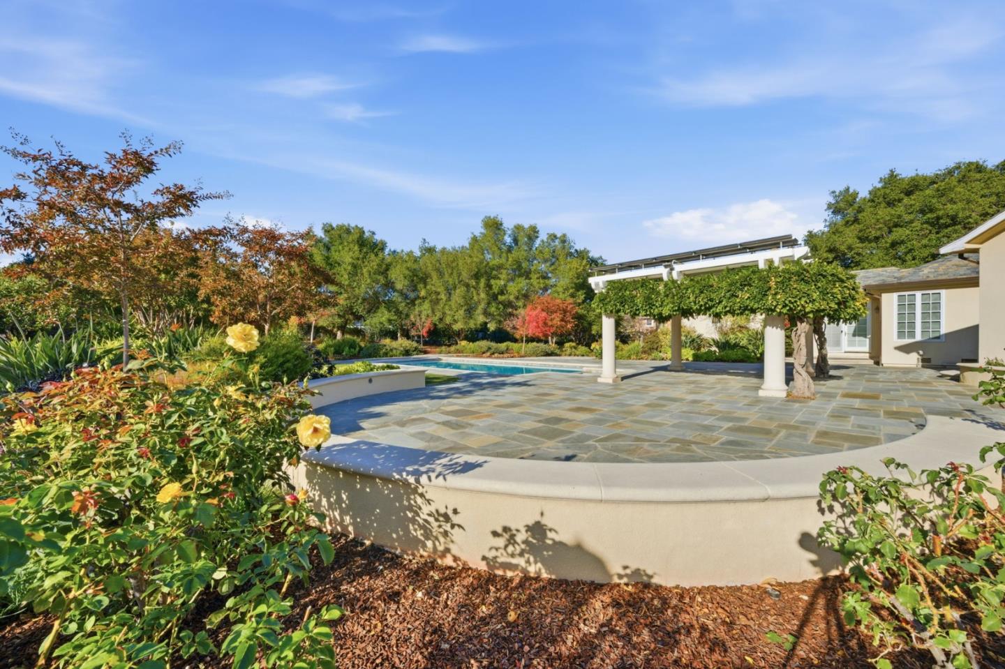 Detail Gallery Image 37 of 39 For 18800 Bella Vina, Saratoga,  CA 95070 - 4 Beds | 5/1 Baths