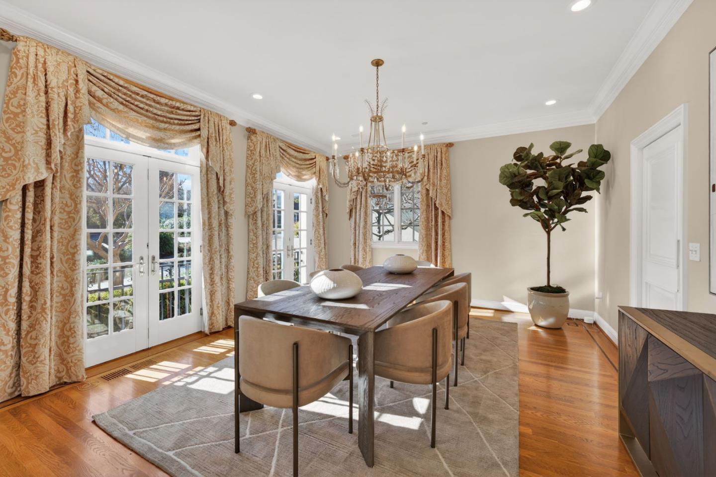 Detail Gallery Image 8 of 39 For 18800 Bella Vina, Saratoga,  CA 95070 - 4 Beds | 5/1 Baths