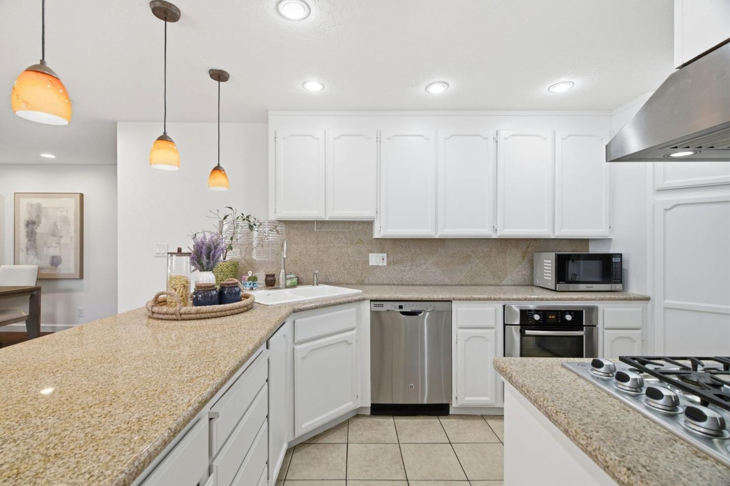 Detail Gallery Image 8 of 42 For 1061 Shamrock Dr, Campbell,  CA 95008 - 4 Beds | 3 Baths