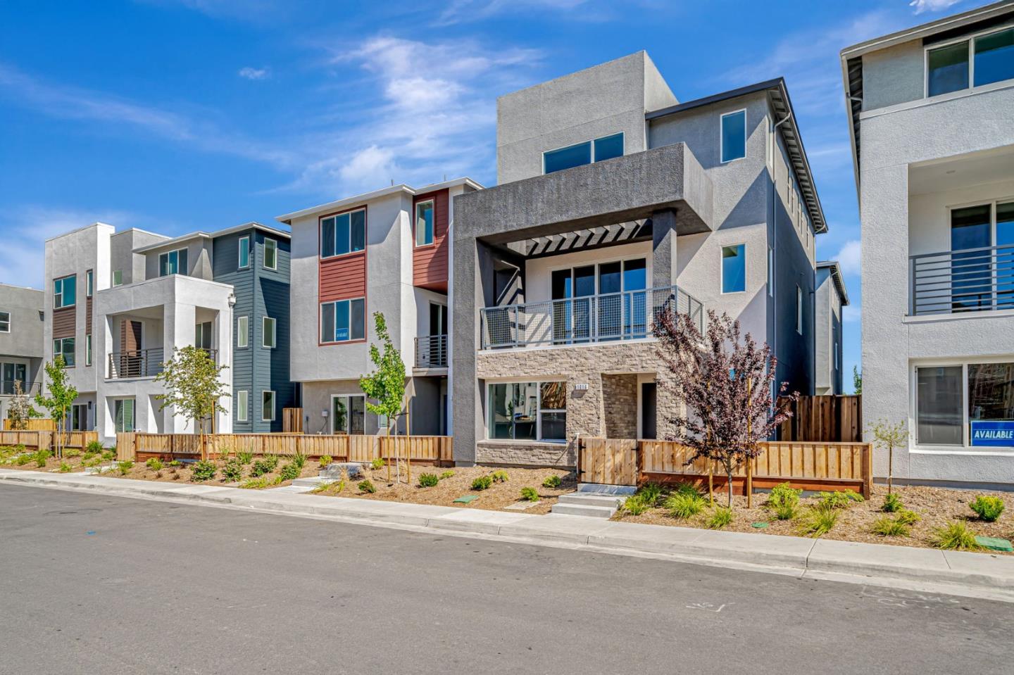 Detail Gallery Image 2 of 24 For 7007 Sunglow Ter, San Ramon,  CA 94583 - 4 Beds | 3/1 Baths