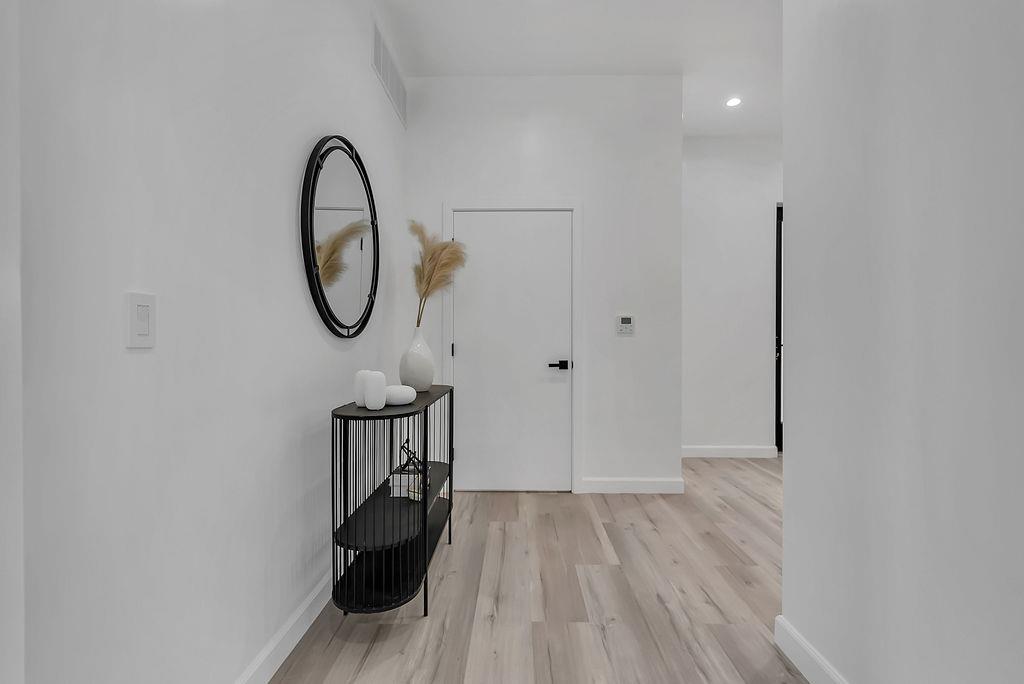 Detail Gallery Image 22 of 53 For 889 Mclellan Dr #210,  South San Francisco,  CA 94080 - 3 Beds | 2 Baths