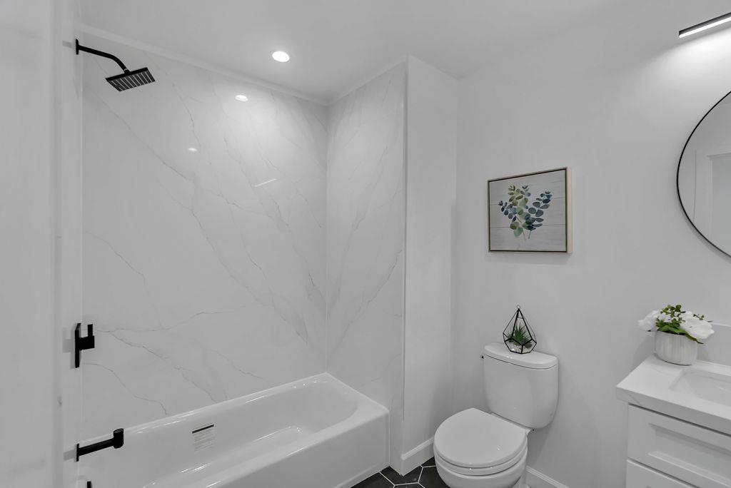 Detail Gallery Image 25 of 53 For 889 Mclellan Dr #210,  South San Francisco,  CA 94080 - 3 Beds | 2 Baths