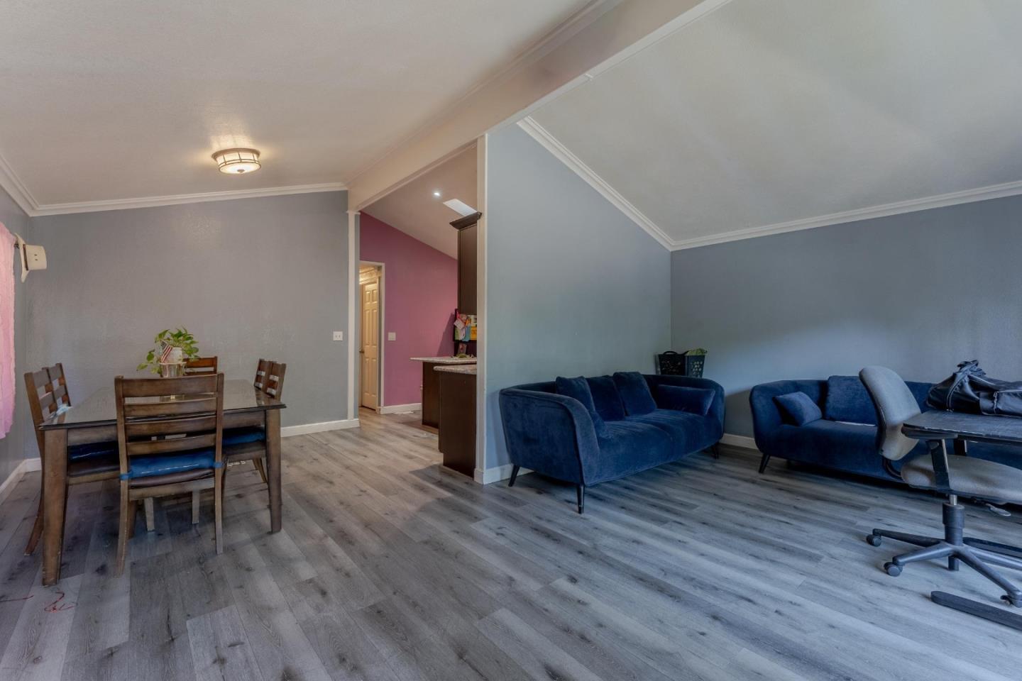 Detail Gallery Image 3 of 24 For 580 Ahwanee Ave #11,  Sunnyvale,  CA 94085 - 2 Beds | 2 Baths