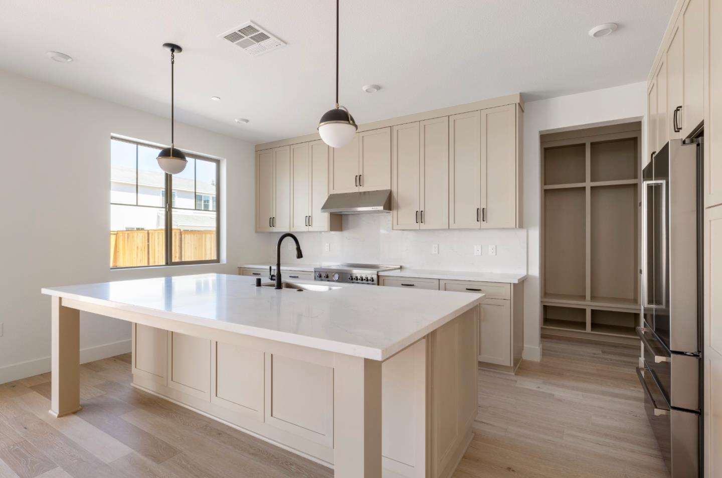 Detail Gallery Image 4 of 18 For 7376 Ailes Ct, Gilroy,  CA 95020 - 4 Beds | 3/1 Baths