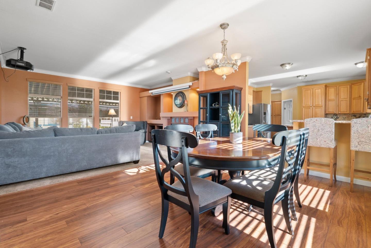 Detail Gallery Image 7 of 66 For 1225 Vienna Dr #375,  Sunnyvale,  CA 94089 - 3 Beds | 3 Baths