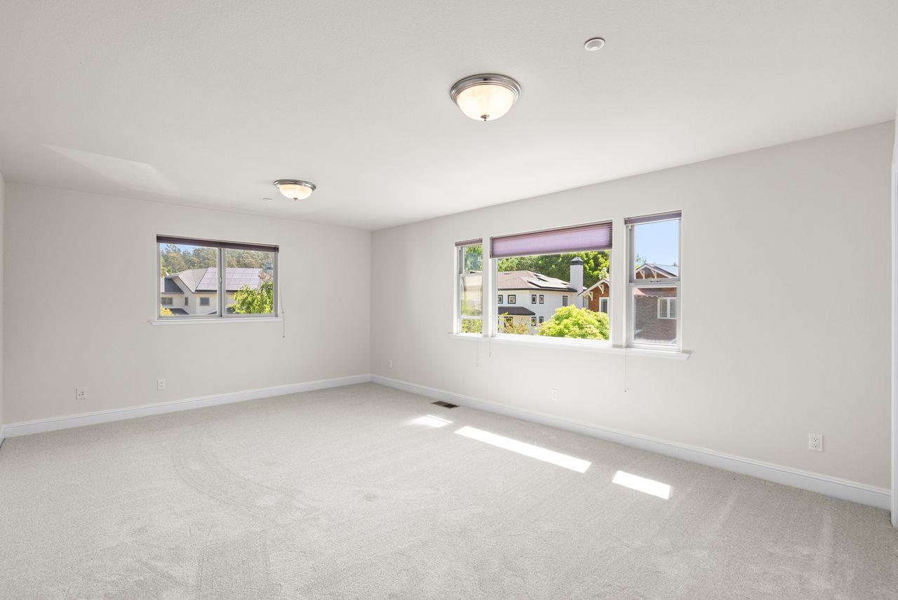 Detail Gallery Image 10 of 22 For 108 Misty Ct, Santa Cruz,  CA 95060 - 3 Beds | 3 Baths