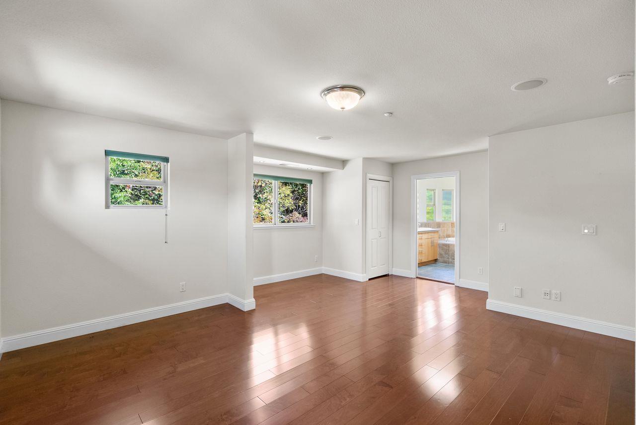 Detail Gallery Image 14 of 22 For 108 Misty Ct, Santa Cruz,  CA 95060 - 3 Beds | 3 Baths