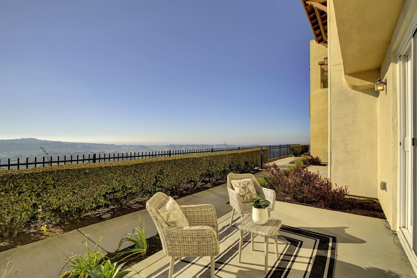 Detail Gallery Image 10 of 62 For 2001 Ocean View Ct #D,  Daly City,  CA 94014 - 4 Beds | 3 Baths