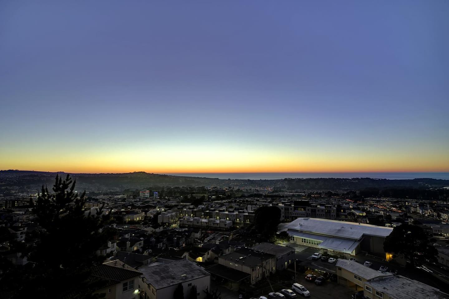 Detail Gallery Image 4 of 62 For 2001 Ocean View Ct #D,  Daly City,  CA 94014 - 4 Beds | 3 Baths