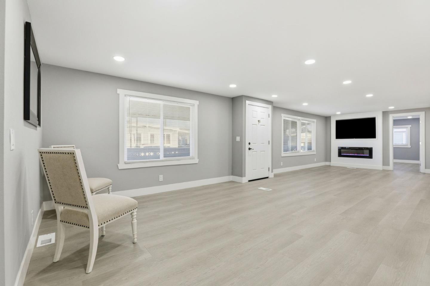 Detail Gallery Image 11 of 37 For 174 Redwood Ave #174,  Hollister,  CA 95023 - 4 Beds | 2 Baths