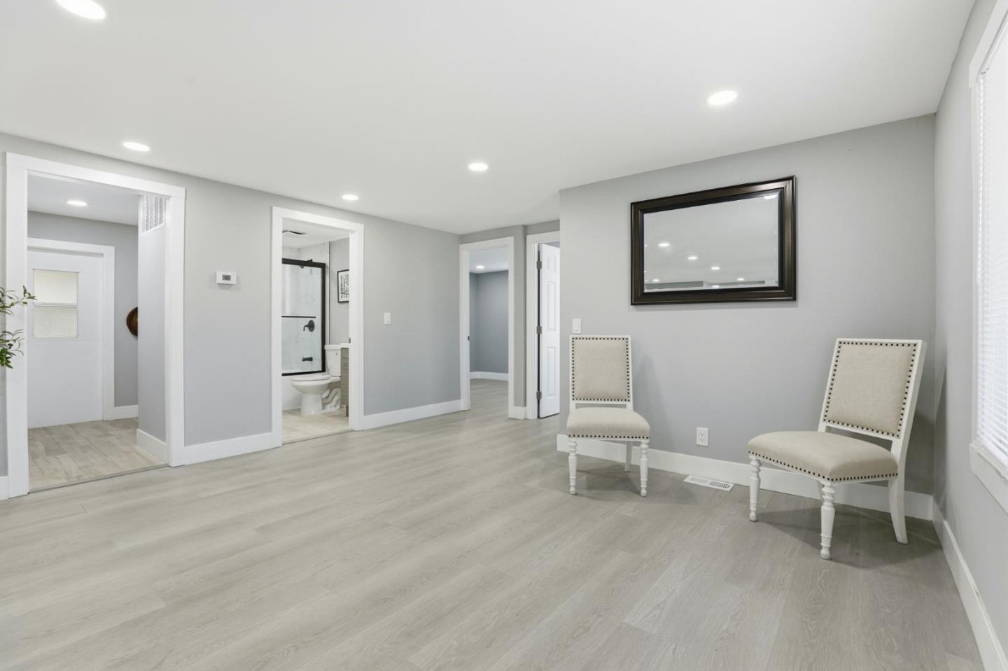 Detail Gallery Image 12 of 37 For 174 Redwood Ave #174,  Hollister,  CA 95023 - 4 Beds | 2 Baths