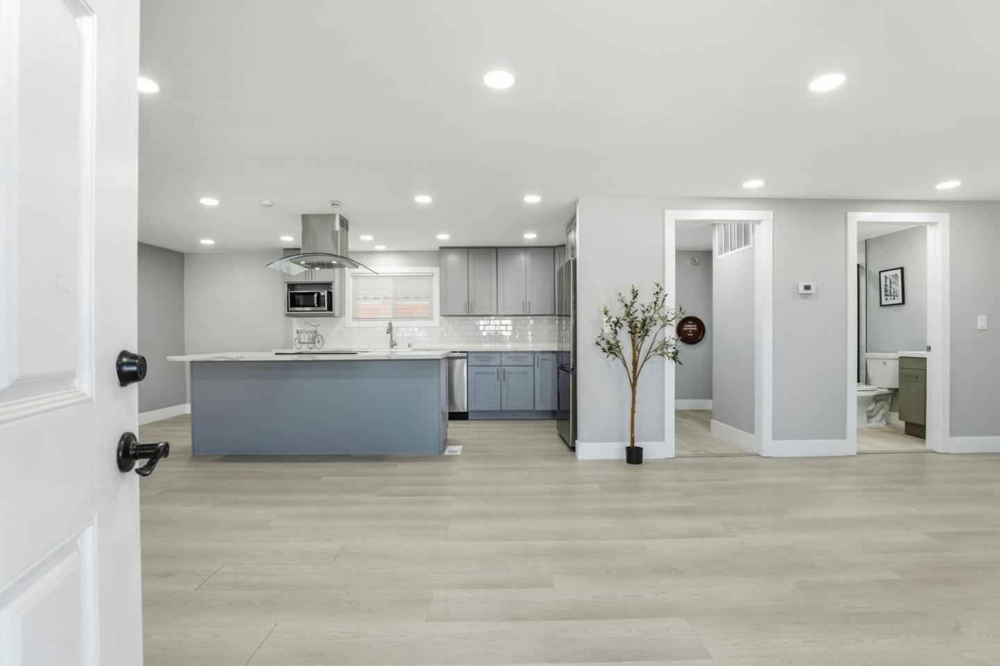 Detail Gallery Image 13 of 37 For 174 Redwood Ave #174,  Hollister,  CA 95023 - 4 Beds | 2 Baths