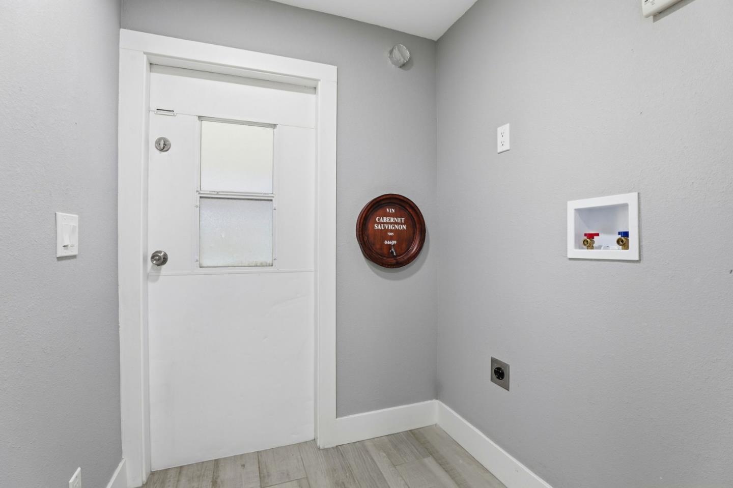 Detail Gallery Image 7 of 37 For 174 Redwood Ave #174,  Hollister,  CA 95023 - 4 Beds | 2 Baths