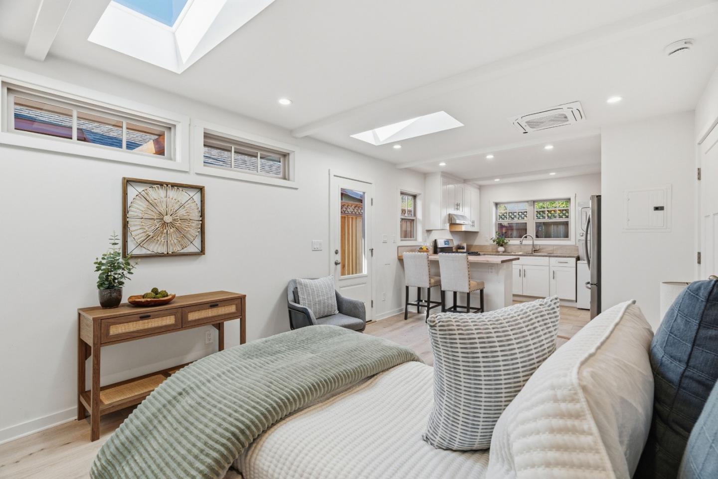 Detail Gallery Image 16 of 76 For 133 Washburn Ave, Santa Cruz,  CA 95063 - 2 Beds | 1 Baths