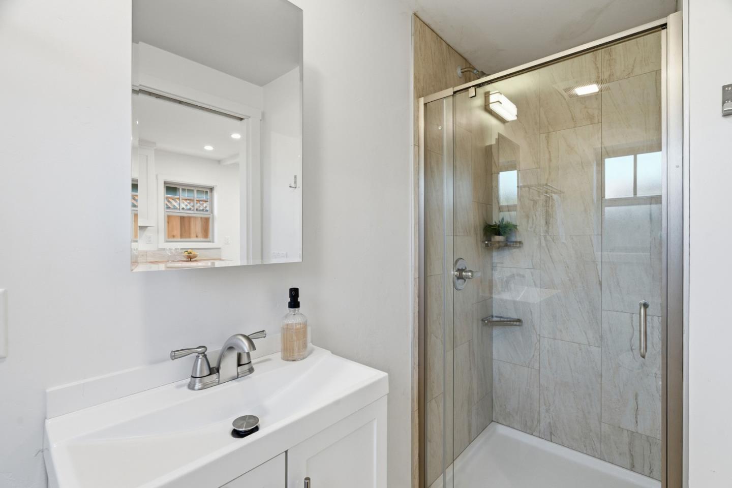 Detail Gallery Image 20 of 76 For 133 Washburn Ave, Santa Cruz,  CA 95063 - 2 Beds | 1 Baths