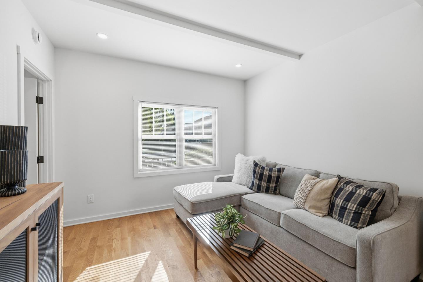 Detail Gallery Image 3 of 76 For 133 Washburn Ave, Santa Cruz,  CA 95063 - 2 Beds | 1 Baths