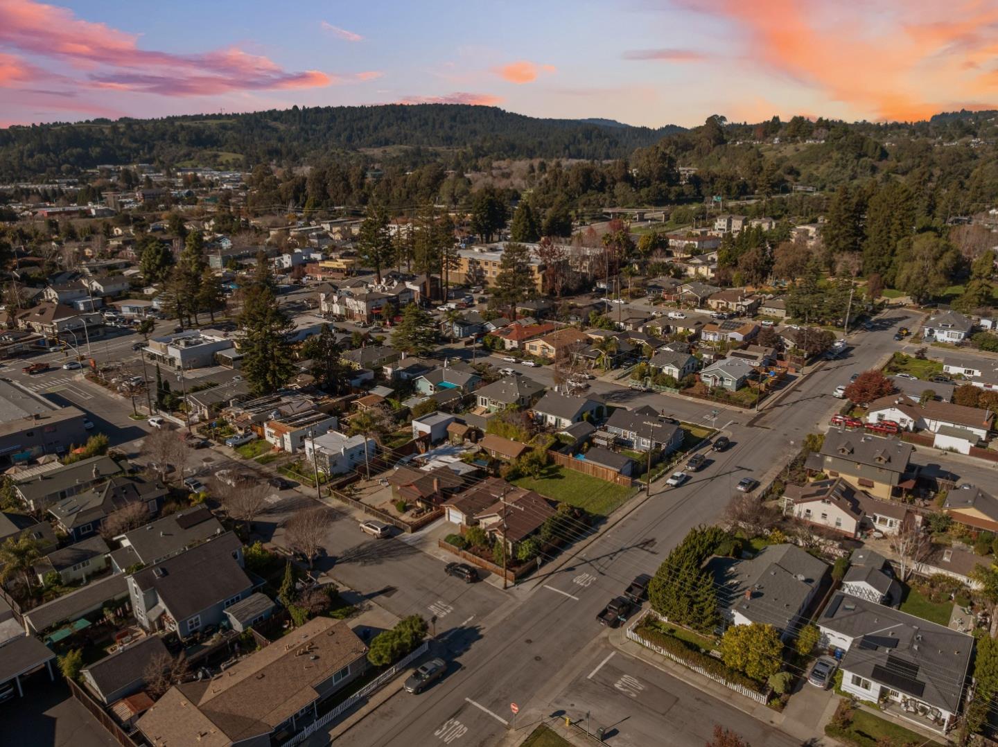 Detail Gallery Image 73 of 76 For 133 Washburn Ave, Santa Cruz,  CA 95063 - 2 Beds | 1 Baths