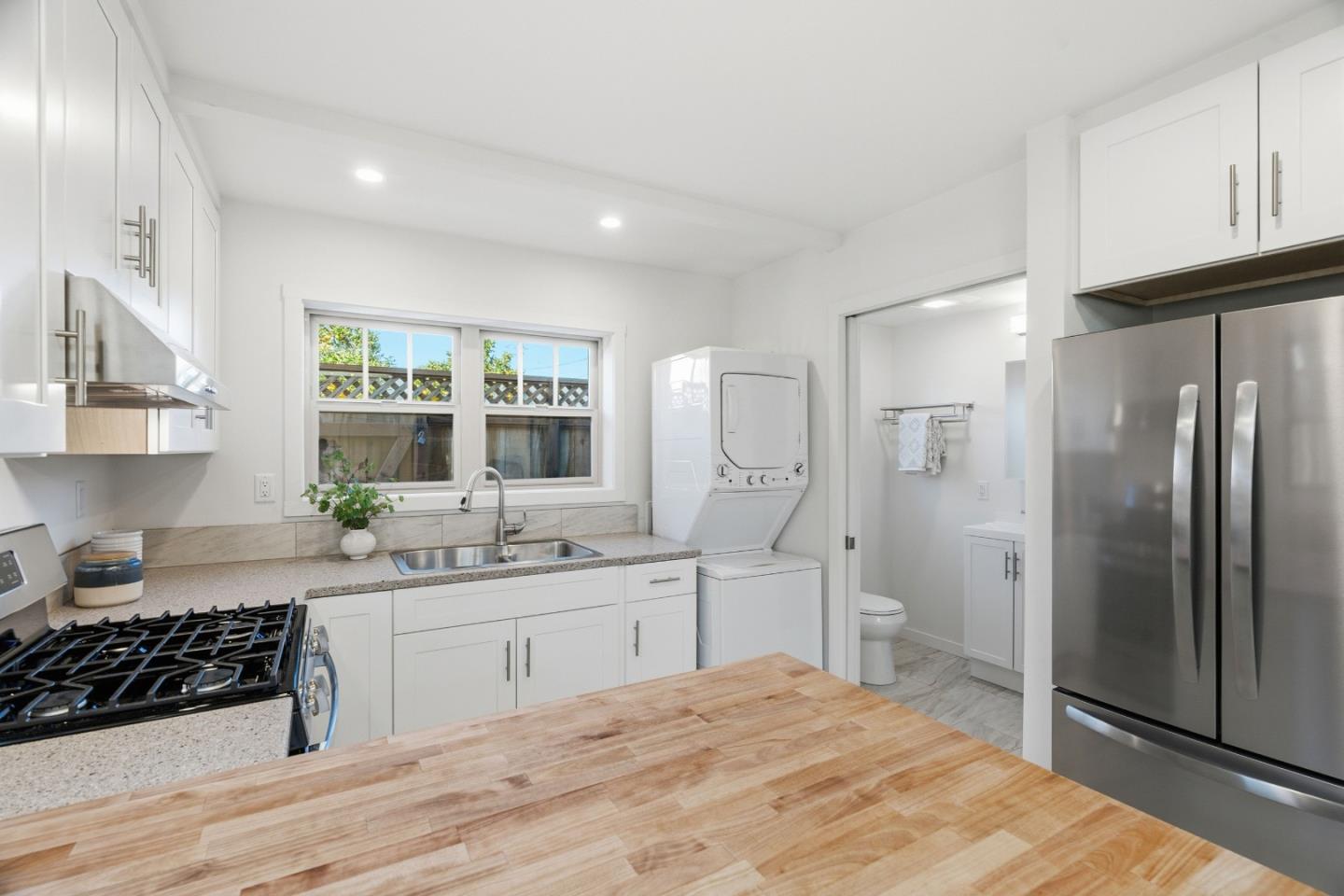 Detail Gallery Image 8 of 76 For 133 Washburn Ave, Santa Cruz,  CA 95063 - 2 Beds | 1 Baths