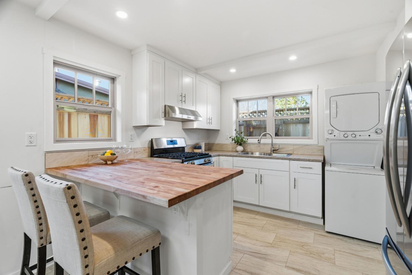 Detail Gallery Image 9 of 76 For 133 Washburn Ave, Santa Cruz,  CA 95063 - 2 Beds | 1 Baths