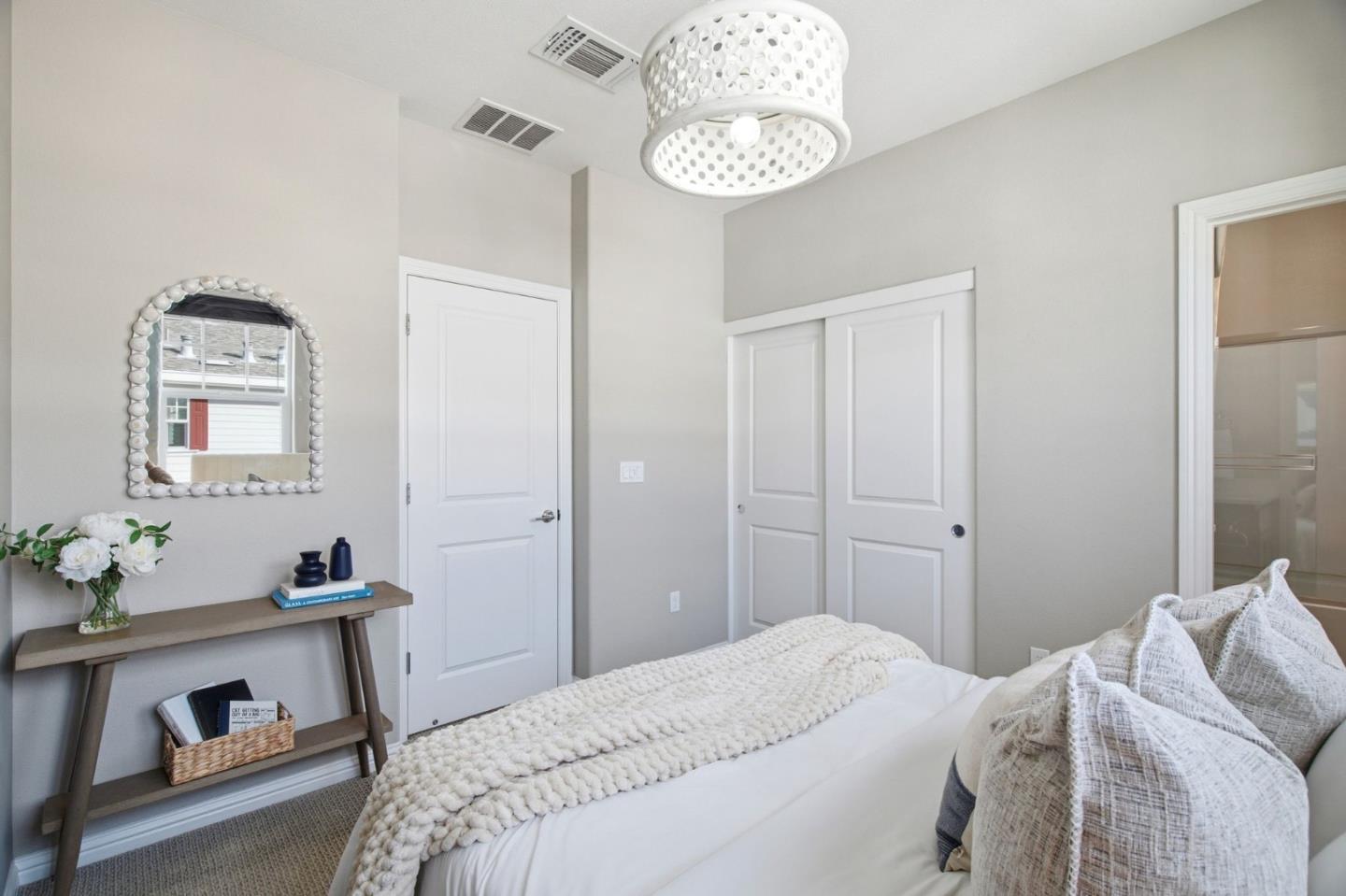 Detail Gallery Image 27 of 50 For 394 Circuit Way, Mountain View,  CA 94043 - 3 Beds | 2/1 Baths