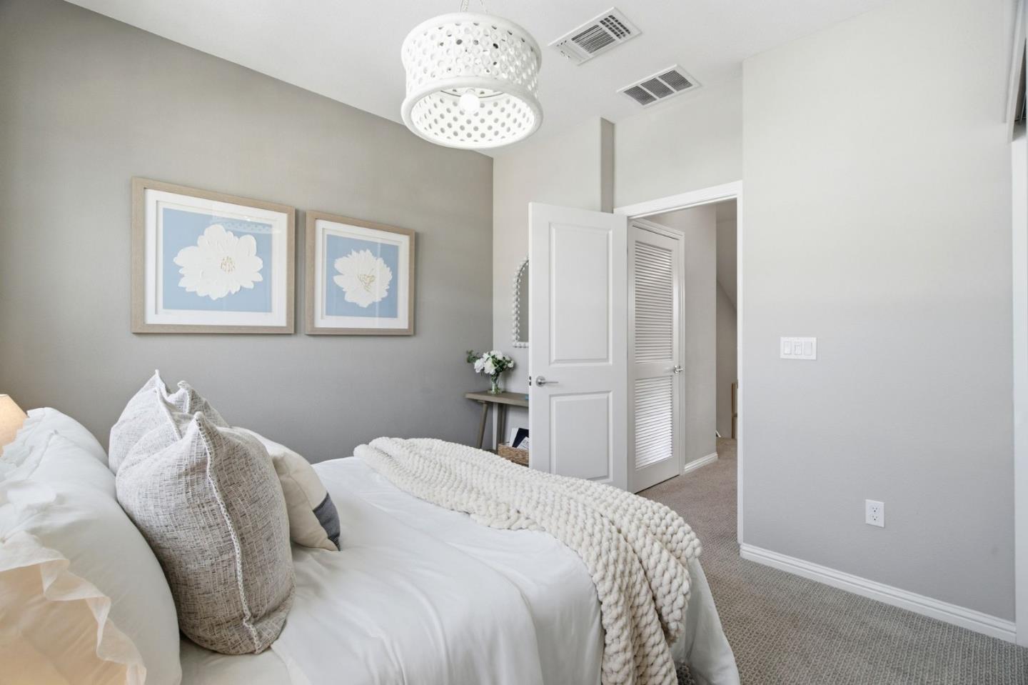 Detail Gallery Image 28 of 50 For 394 Circuit Way, Mountain View,  CA 94043 - 3 Beds | 2/1 Baths