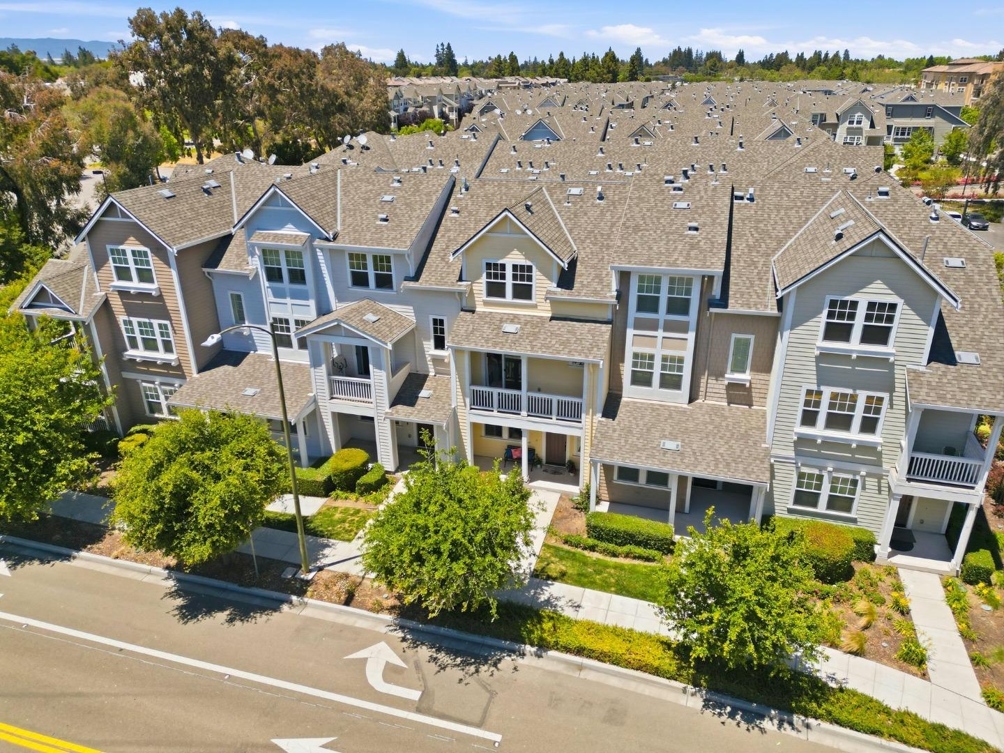 Detail Gallery Image 37 of 50 For 394 Circuit Way, Mountain View,  CA 94043 - 3 Beds | 2/1 Baths