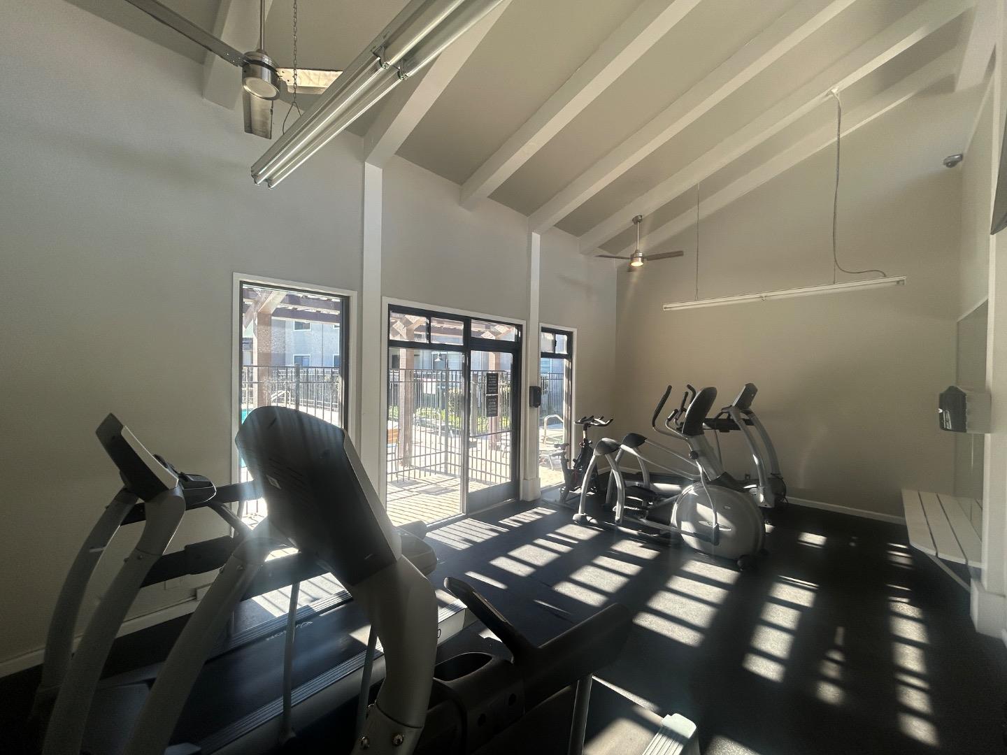 Detail Gallery Image 11 of 18 For 427 W Laurel Dr a,  Salinas,  CA 93906 - 1 Beds | 1 Baths