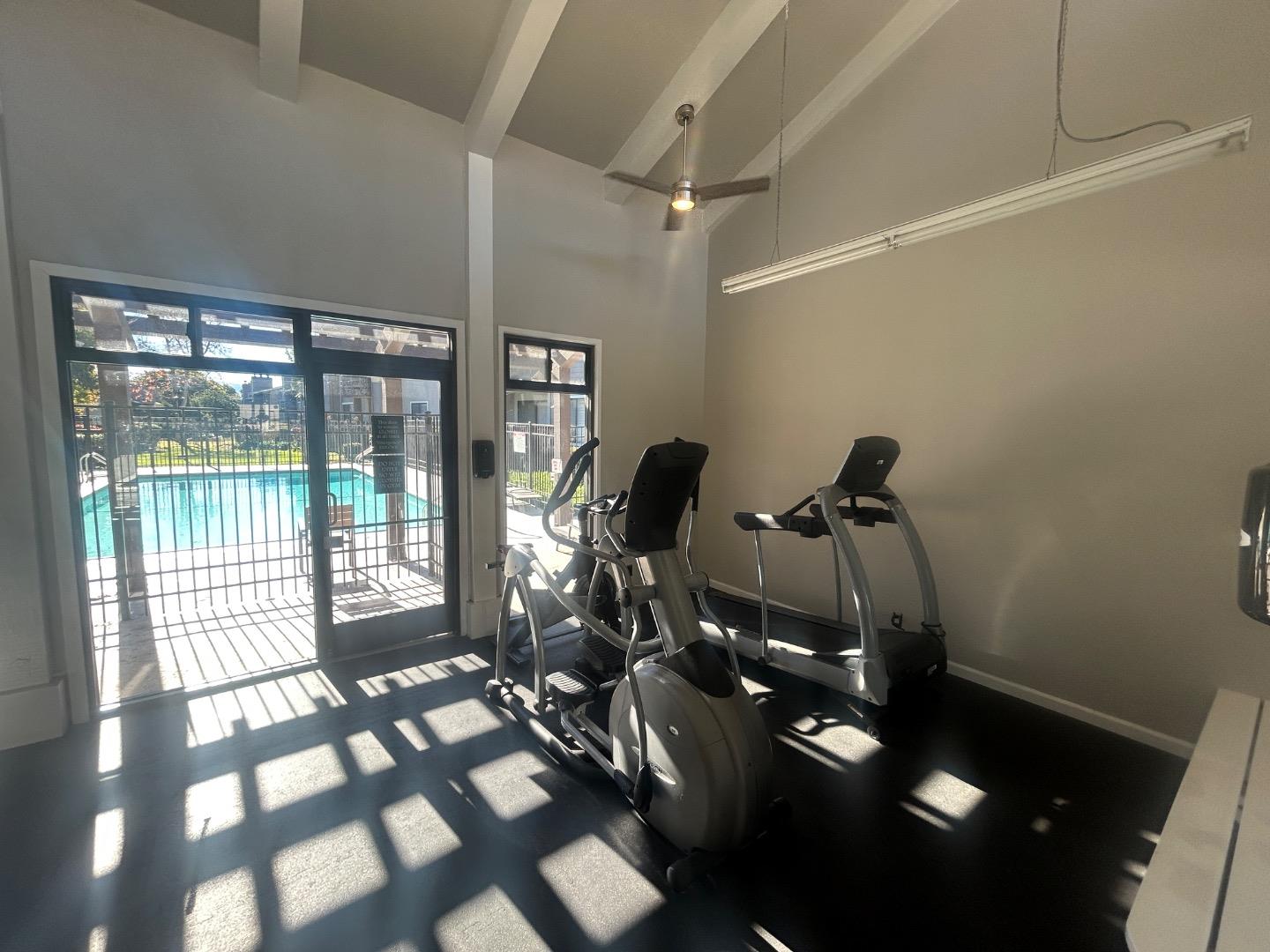 Detail Gallery Image 12 of 18 For 427 W Laurel Dr a,  Salinas,  CA 93906 - 1 Beds | 1 Baths