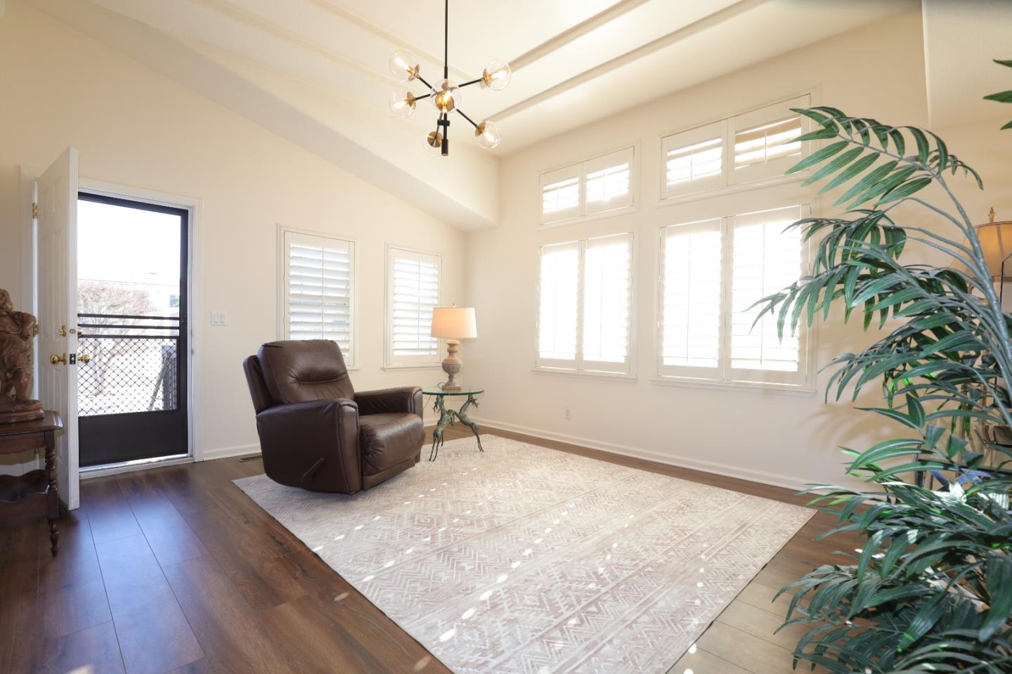 Detail Gallery Image 10 of 81 For 433 Sylvan Ave #122,  Mountain View,  CA 94041 - 3 Beds | 2 Baths