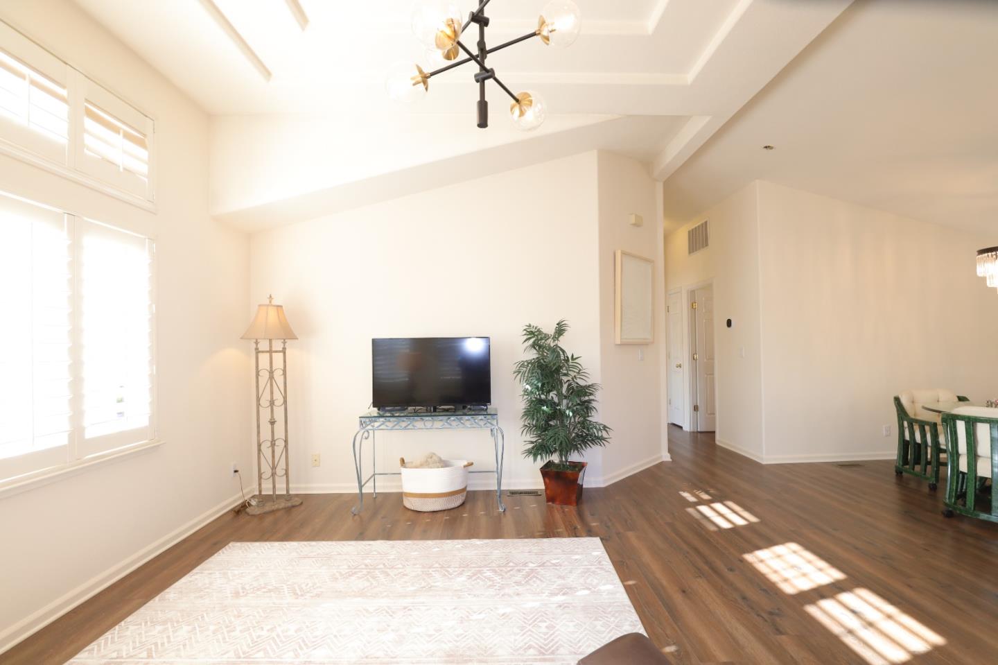 Detail Gallery Image 12 of 81 For 433 Sylvan Ave #122,  Mountain View,  CA 94041 - 3 Beds | 2 Baths